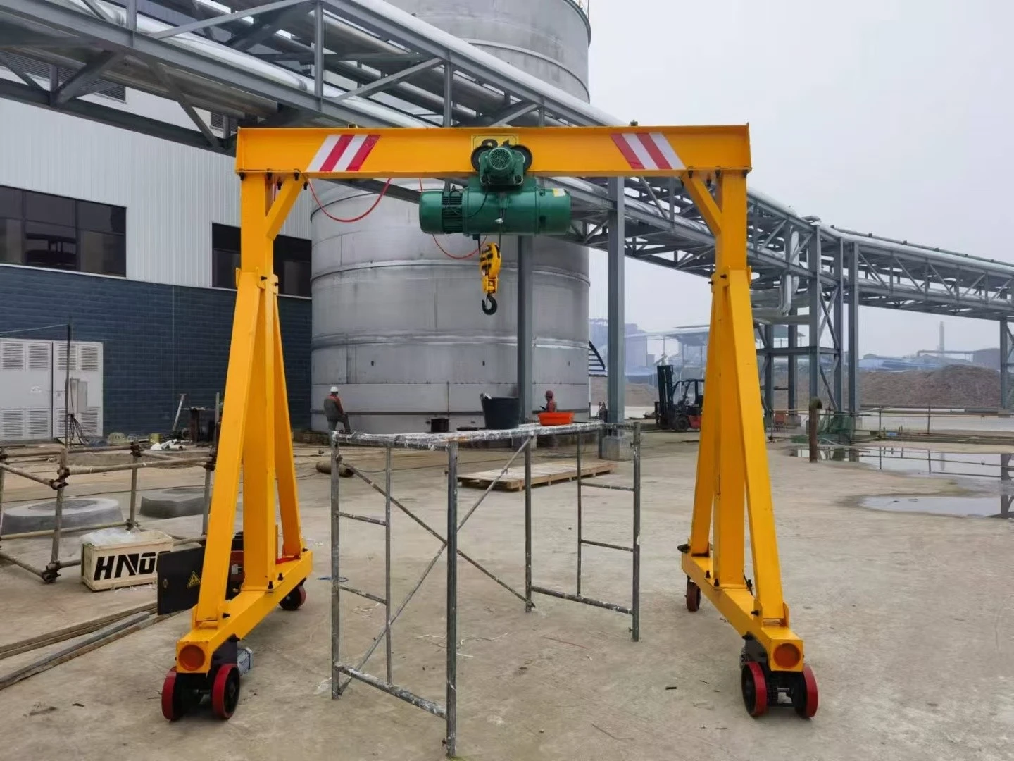 What is a trackless gantry crane? What is a trackless gantry crane?